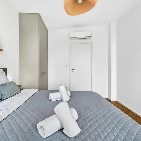 Scandi & Modern In Heart Of Apartament