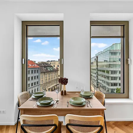 Scandi & Modern In Heart Of Apartament